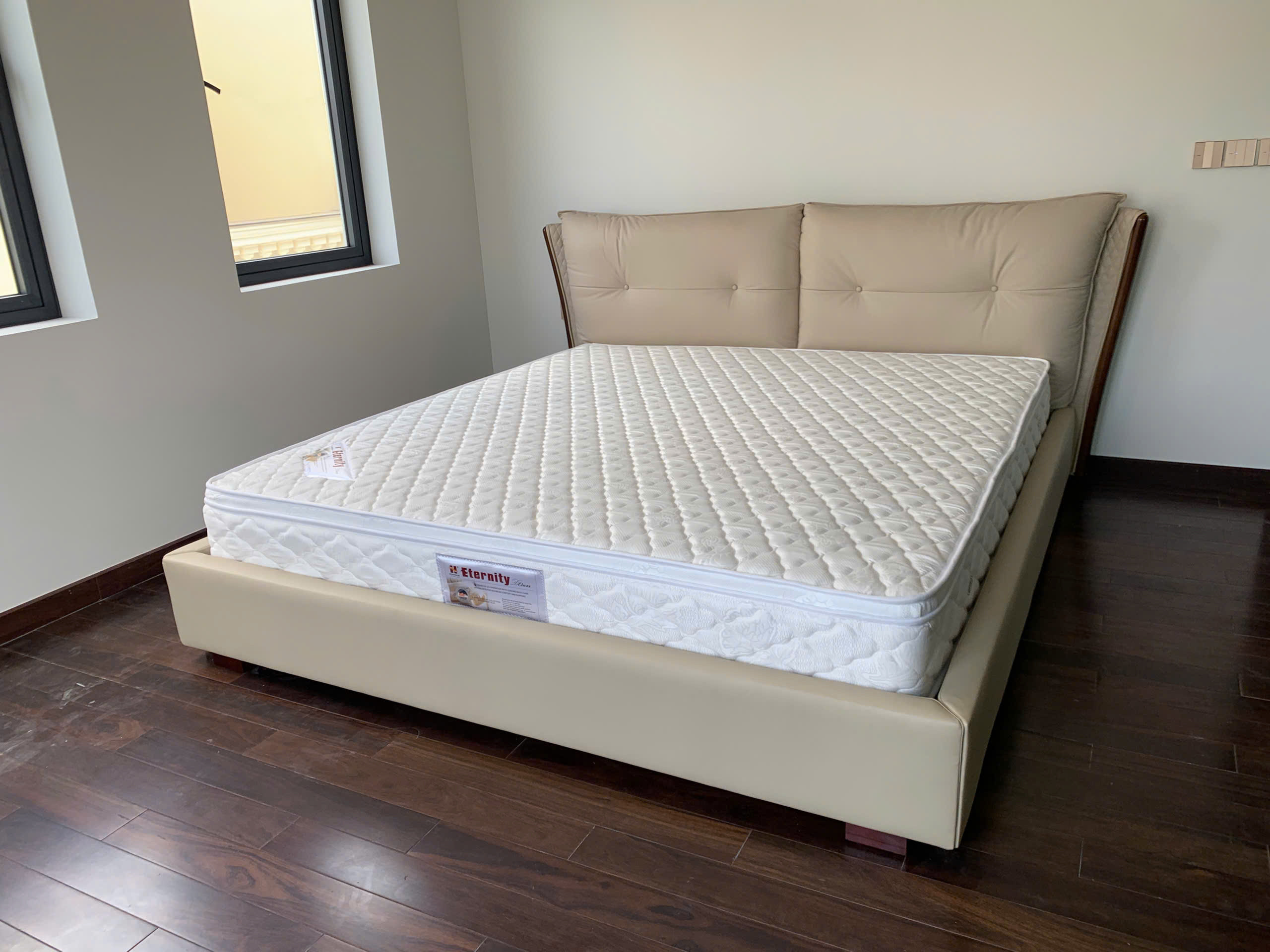 ERADO BÀN GIAO COMBO 3 GIƯỜNG NGỦ NHẬP KHẨU CHO CĂN HỘ GIA ĐÌNH CHỊ LĨNH - HOÀI ĐỨC